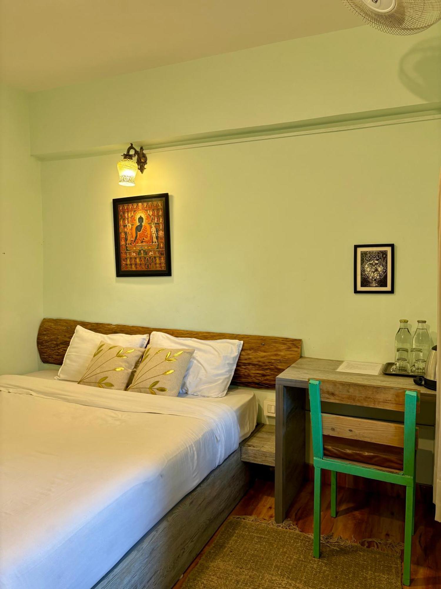 Eevolve Dharamkot - An Eco Hostel McLeod Ganj Dış mekan fotoğraf